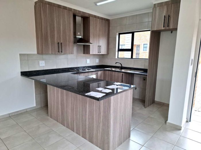 For Sale: Townhouse in Brackendowns with 2 beds, no transfer duty, and new appliances.