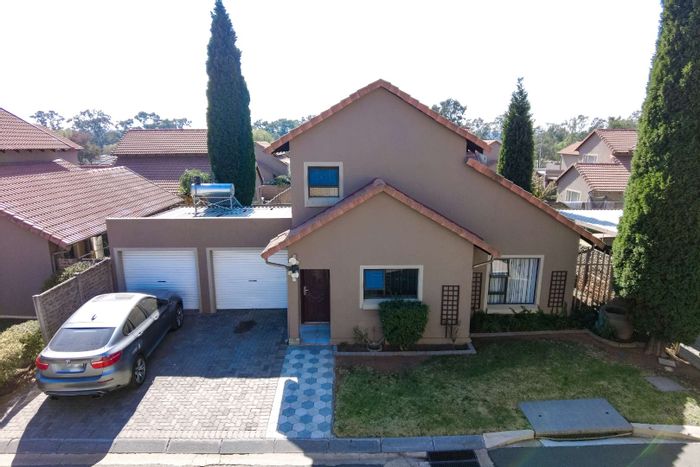 Benoni Central Townhouse For Sale: 3 Beds, Loft, Garden, Secure Complex, Prime Location