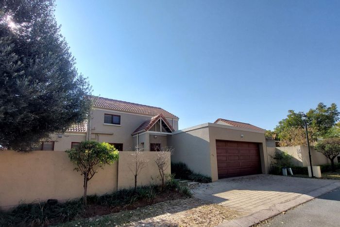 3-Bedroom Townhouse to Rent in Barbeque Downs with Pool and Garden Access.