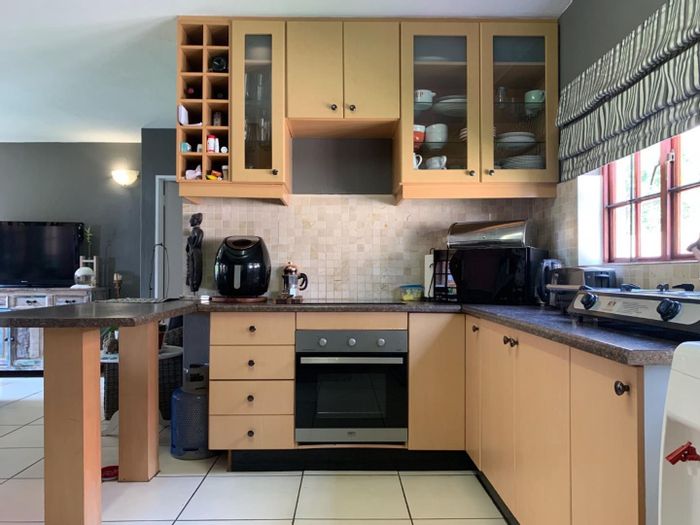 Property #2395659, Townhouse For Sale in Equestria