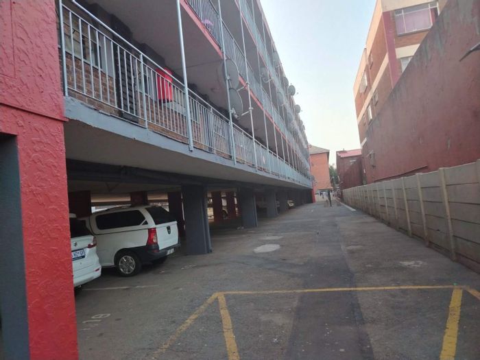 For Sale: Apartment in Kempton Park Central with 3 bedrooms, secure parking, and convenience.