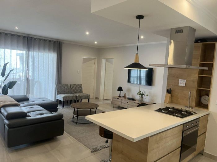 Bryanston Apartment To Rent: 2 en-suite bedrooms, pool, gym, secure complex.