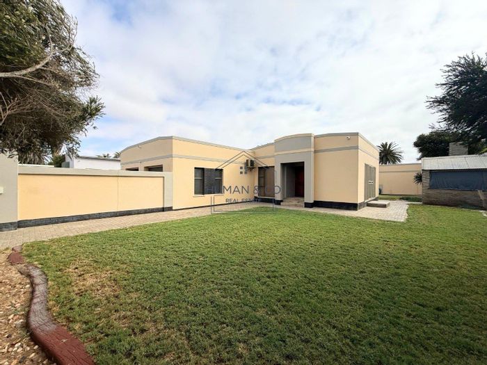 Property #2431390, House For Sale in Meersig