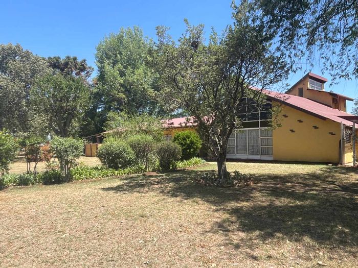Rietkol AH Small Holding For Sale: 4 Bedrooms, bar room, servant quarters, ample parking.