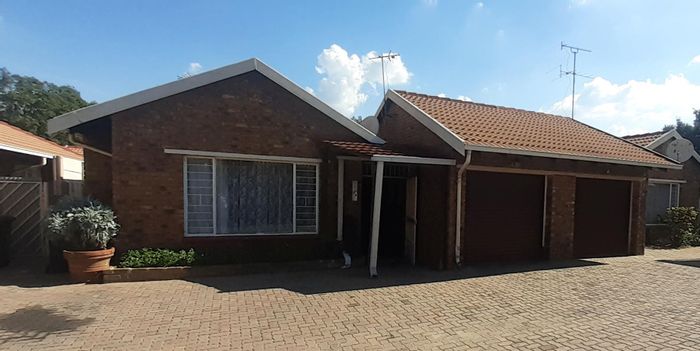 Property #2213141, Townhouse for sale in Boksburg North