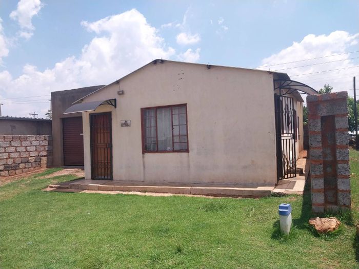 Property #2200016, House for sale in Zonkezizwe
