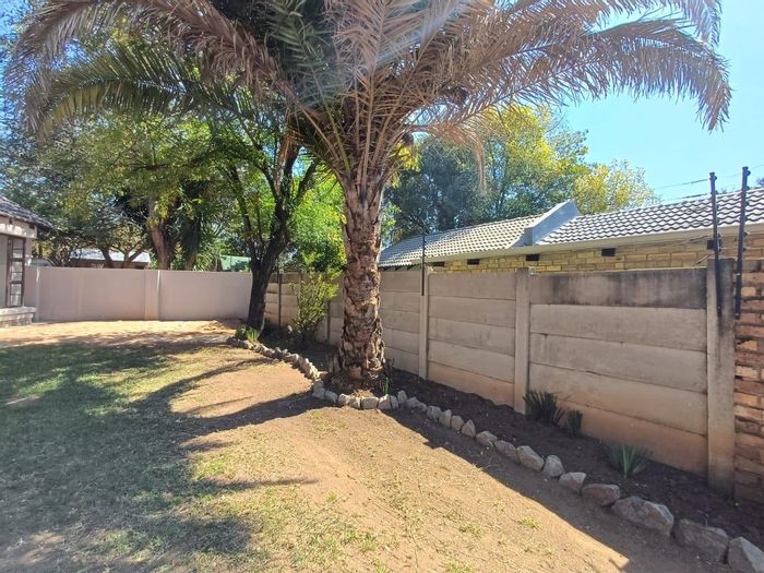 Property #2238781, House rental monthly in Johannesburg North
