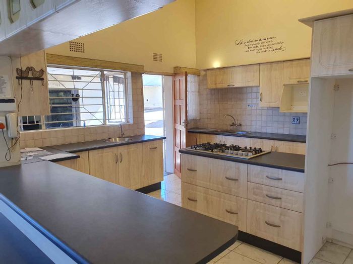 Linmeyer House For Sale: 4 Beds, Office/Flatlet, Solar, Security Features, Koi Pond.