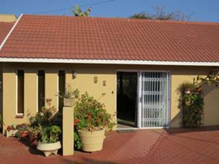 Property #2263405, Cottage rental monthly in Brackenhurst