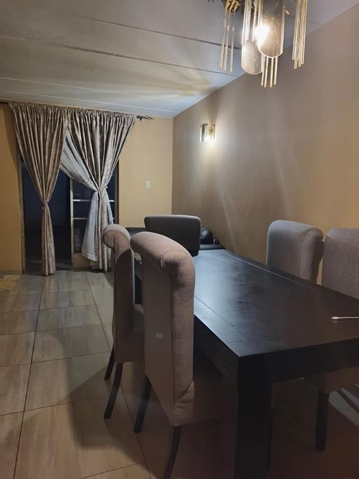 Property #2391419, Townhouse For Sale in Silverton