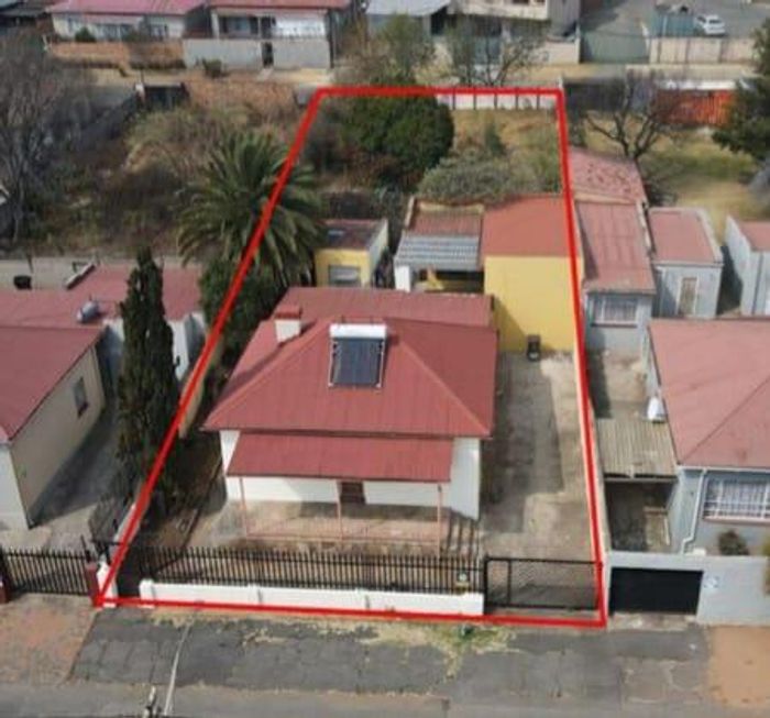 Property #2246800, Mixed Use for sale in Hursthill