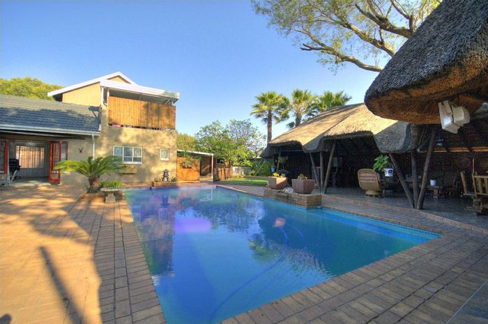 Brackenhurst House For Sale: Spacious home, second dwelling, pool, and ample parking.