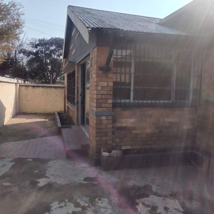 For Sale: House in Forest Hill with 4 bedrooms, garage, and rental potential.