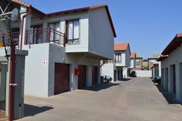 For Sale: 2-Bedroom Apartment in Moregloed with garage, balcony, and secure complex.