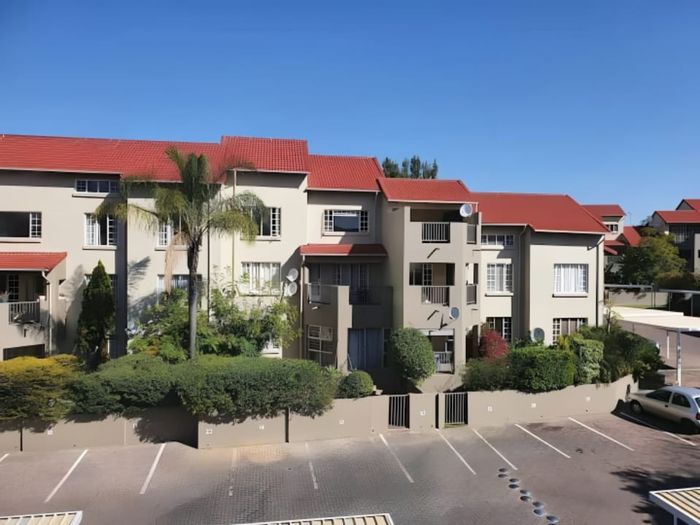 For Sale: 2-bedroom apartment in Paulshof with private garden and secure complex.
