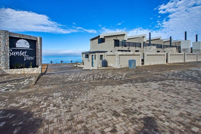 Property #2090140, Townhouse for sale in Henties Bay Central