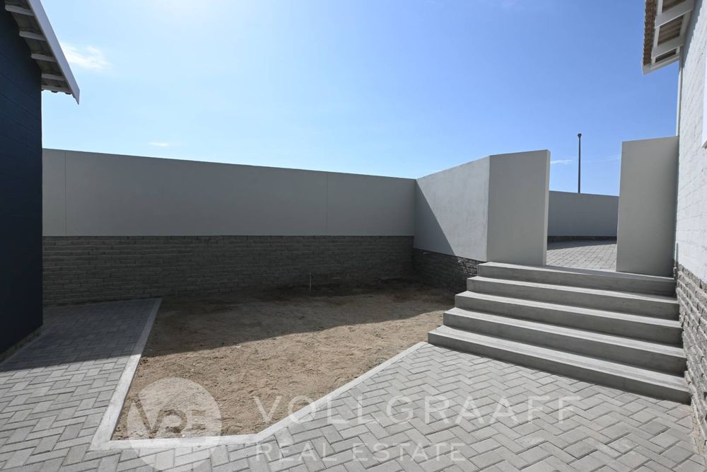 Step down front yard entrance