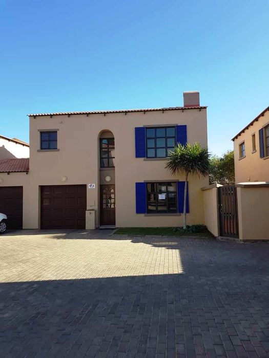 Property #2150876, Townhouse for sale in Fairways Estate