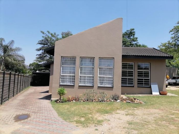 Property #2208724, Apartment rental monthly in Bloubosrand