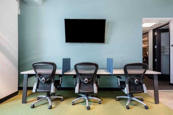 Office to Rent in Hartbeespoort Rural: Flexible coworking, meeting rooms, and networking opportunities.