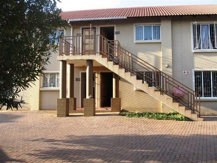 Property #2171708, Townhouse rental monthly in Die Hoewes