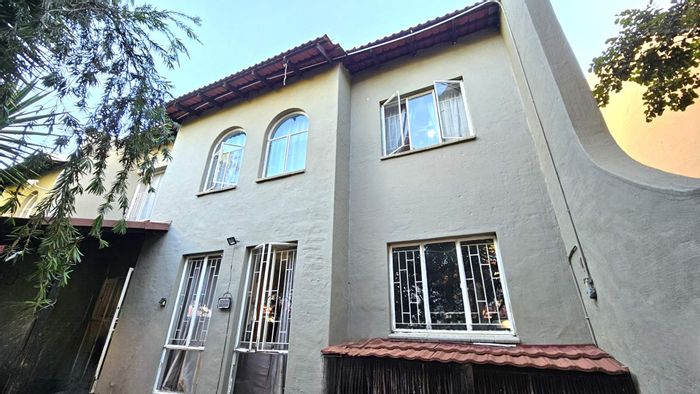 3-Bedroom Apartment in Ifafi To Rent, Private Garden, Close to Amenities.