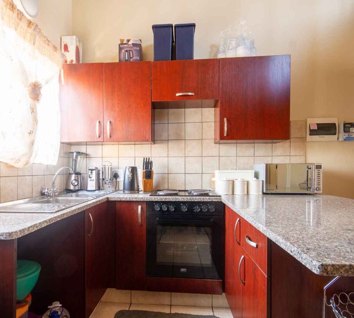Property #2161012, Townhouse pending sale in Oukraal Estate