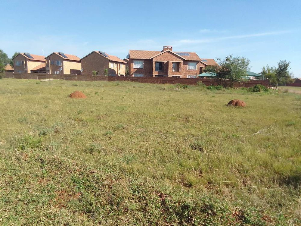 3 x 1000m2 Stands Available