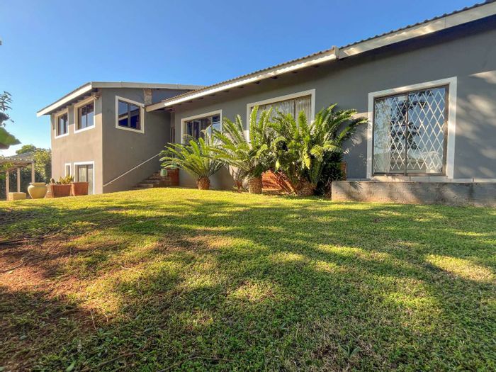 Glenashley House For Sale: 4 bedrooms, spacious garden, parking for 4 cars.
