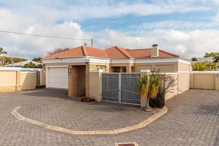 For Sale: Charlo Townhouse with 3 bedrooms, braai room, solar pool, and security features.