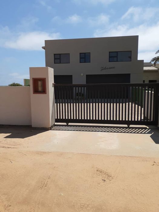 Property #2006728, House for sale in Henties Bay Central