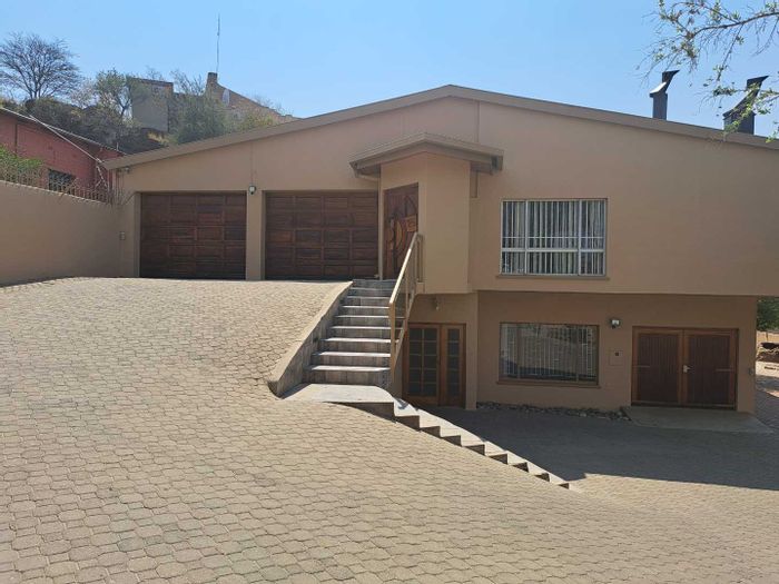 Property #2188084, House rental monthly in Klein Windhoek