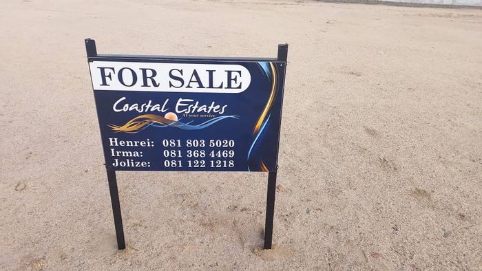 Vacant Land Residential For Sale in Mile 4 Ext 1, 1100 m² near ocean.