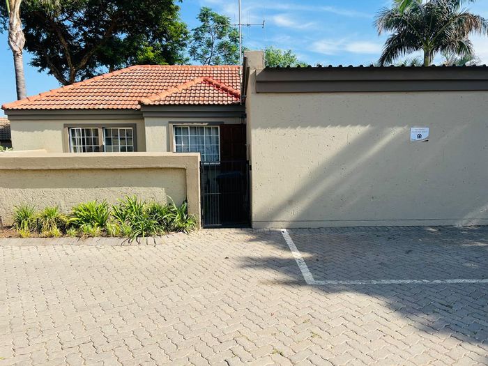 For Sale: Equestria Townhouse with 3 Bedrooms, 2 Bathrooms, Double Garage, Garden.