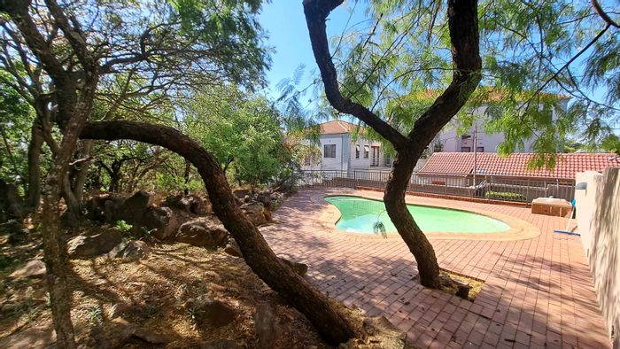 Darrenwood Apartment To Rent: 1 Bed, Pool, 24/7 Security, Close to Cresta.