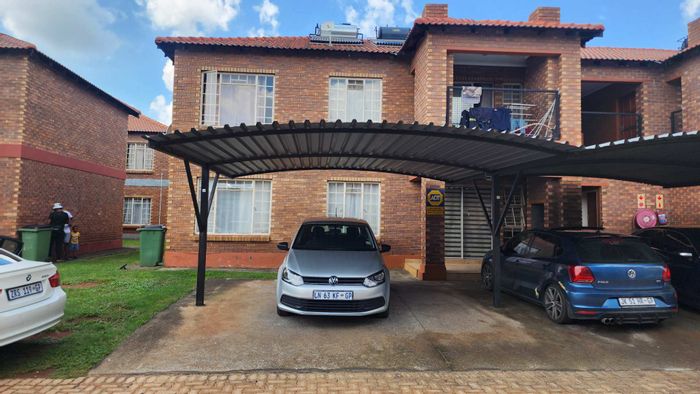 For Sale: Apartment in Rustenburg Central with 3 bedrooms, parking, near amenities.