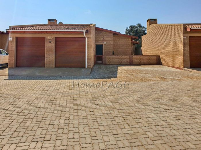 Property #2170782, Townhouse for sale in Henties Bay