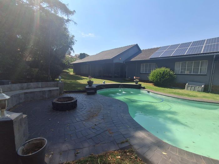 Mulbarton House For Sale: 4 beds, pool, 2 flatlets, double garage, ample parking.