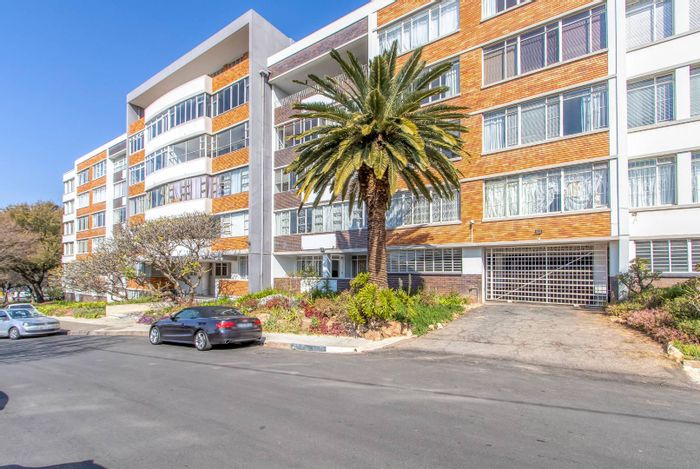Killarney Apartment For Sale: 2 beds, 2 baths, secure complex, great views.