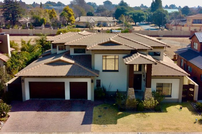 Property #2156946, House for sale in Ebotse Golf And Country Estate