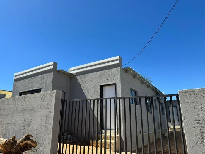 For Sale: Apartment in Katutura with 3 bedrooms, 2 bathrooms, and outside flat.