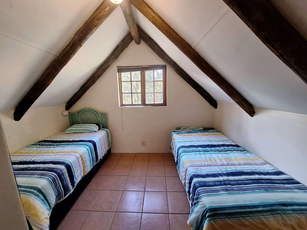Main house guest bedroom