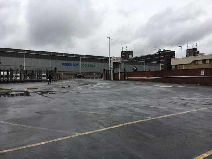 Industrial Property To Rent in Mobeni: 6m eaves, offices, ample parking, easy access.