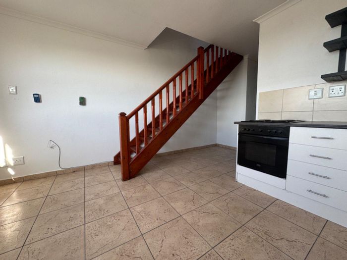 4-bedroom apartment in Observatory for sale, includes parking and spacious kitchen.