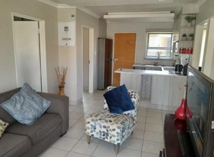 3-Bedroom Apartment in Dawn Park, For Sale with Security and Convenient Amenities.