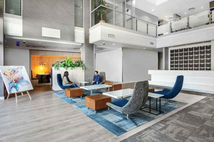 Fourways Office To Rent: Private office plus shared workspace, community events included.