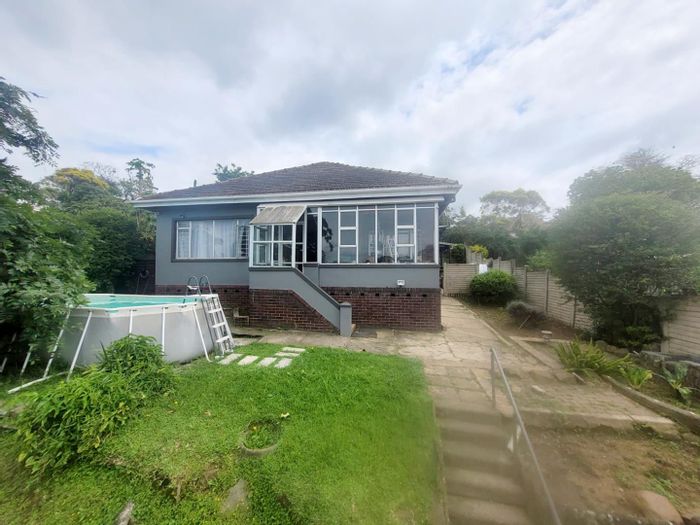 For Sale: House in Queensburgh Central with open-plan living, pool, and ample parking.