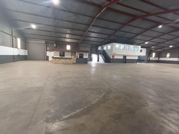 Industrial warehouse in Glen Anil to rent, 1450m2, secure access, ample power.