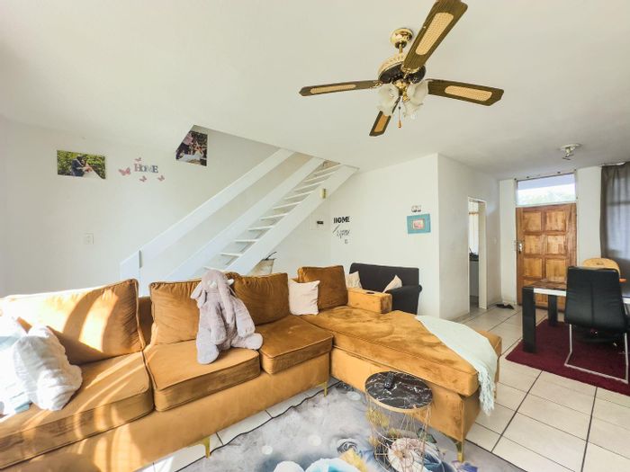 La Montagne Townhouse For Sale: 2 Bedrooms, Communal Pool, Secure Estate Living.