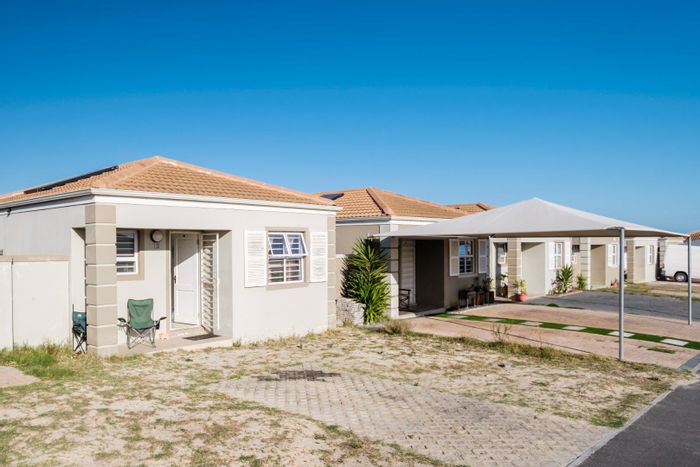 Property #2143730, House for sale in Strandfontein Village